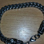 Drachenarmband aus Edelstahl.